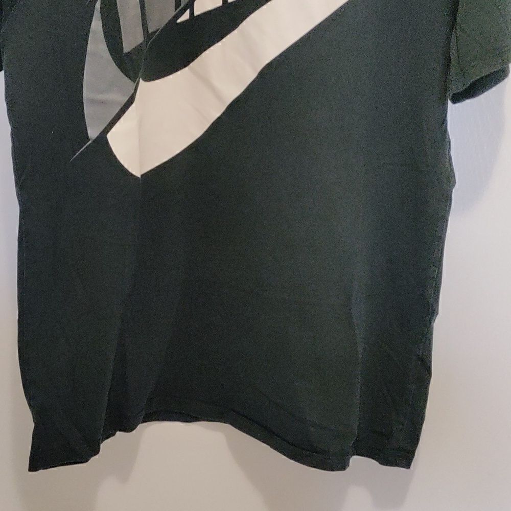 Nike T-Shirt  - Picture 3 of 10